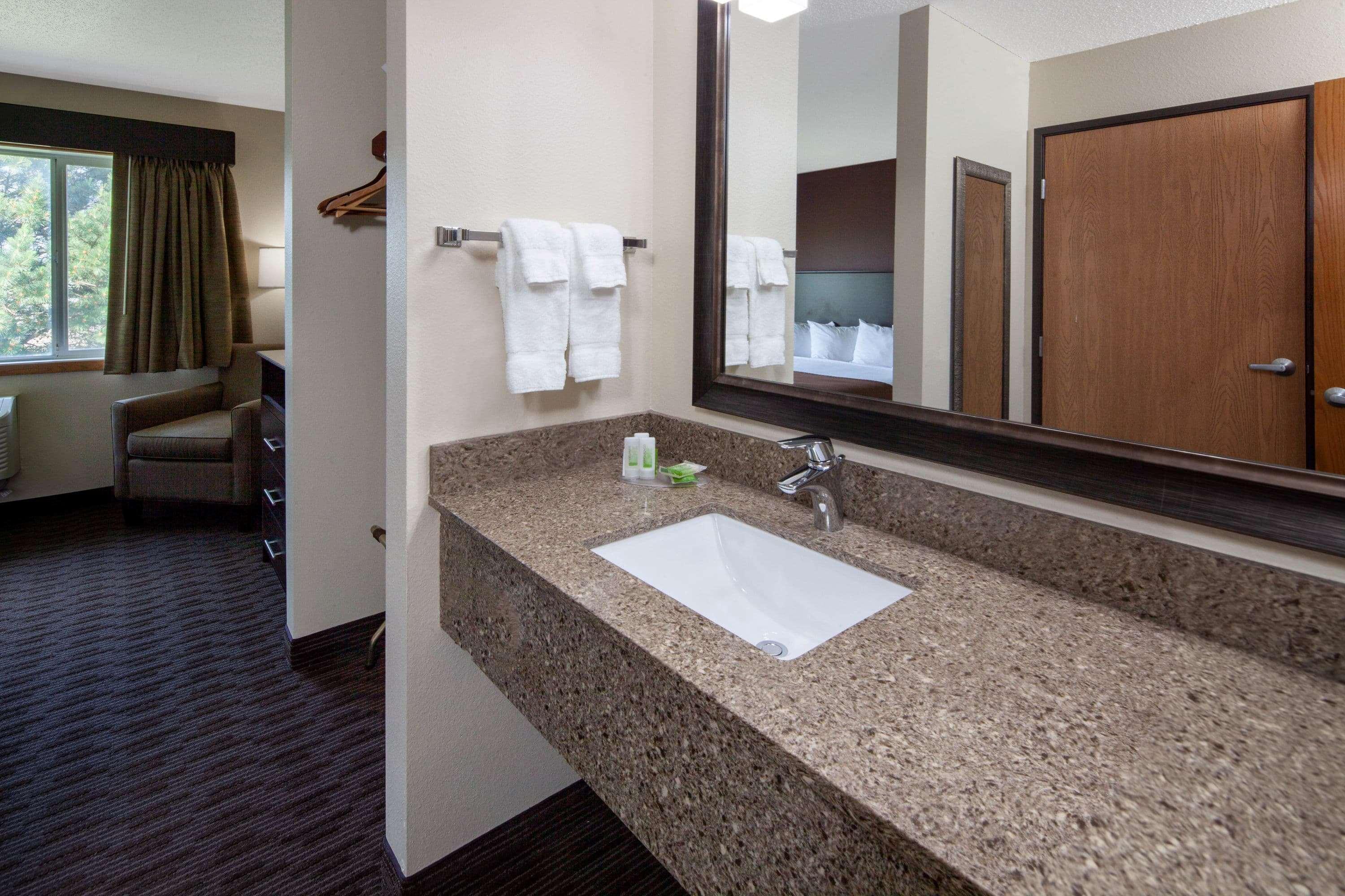 Americinn By Wyndham Northfield Εξωτερικό φωτογραφία
