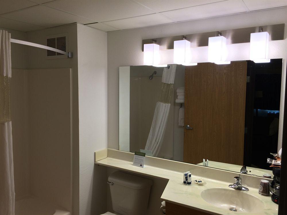 Americinn By Wyndham Northfield Εξωτερικό φωτογραφία