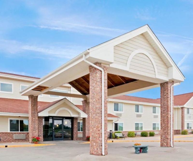 Americinn By Wyndham Northfield Εξωτερικό φωτογραφία